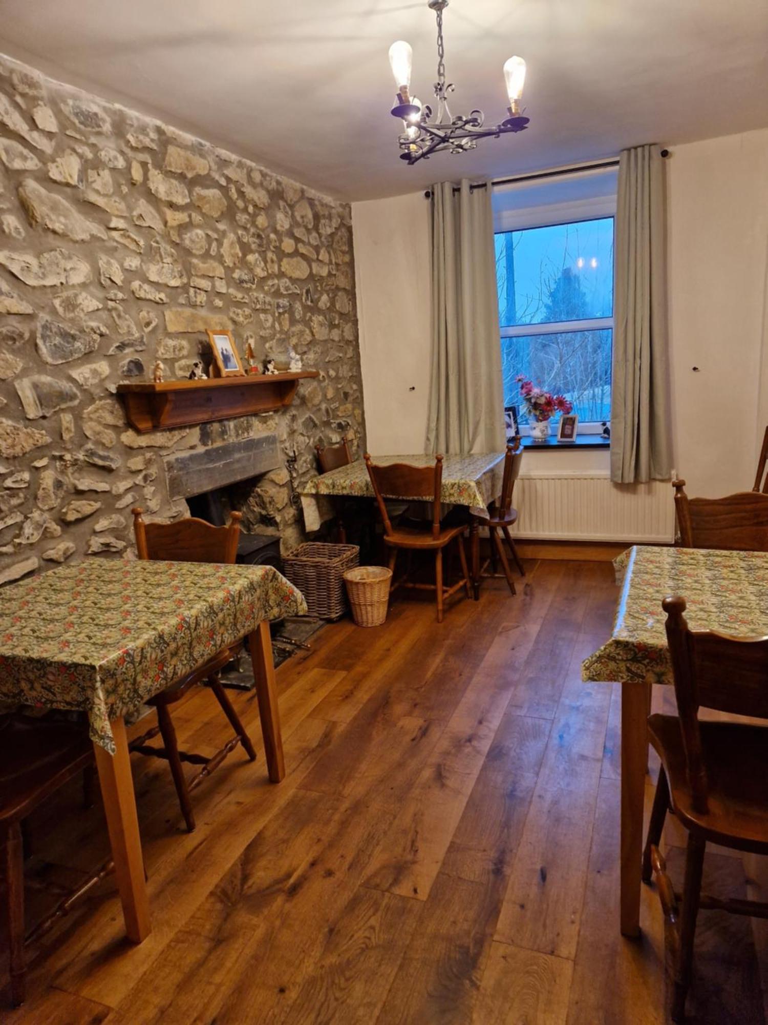 Bed and Breakfast Maes Y Gwaelod Лланвртид-Уэлс Экстерьер фото